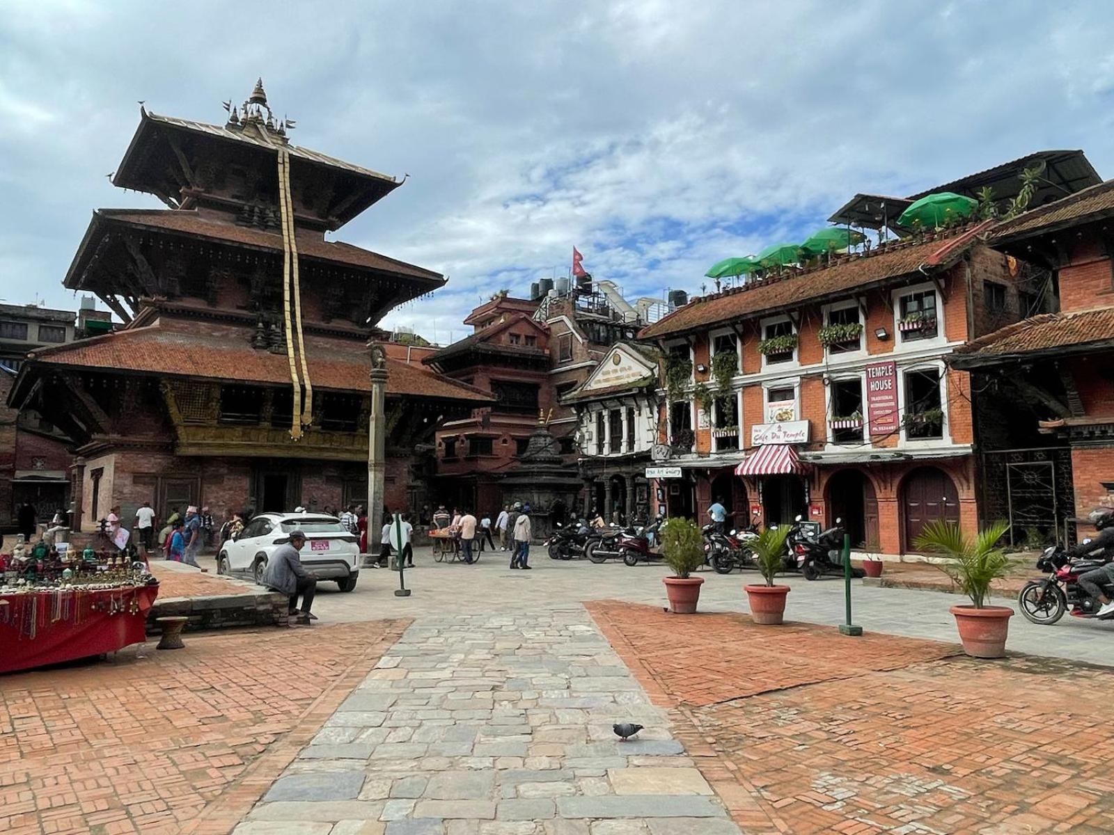 Отель Patan Square - 2 Km From Patan Durbar Square Экстерьер фото