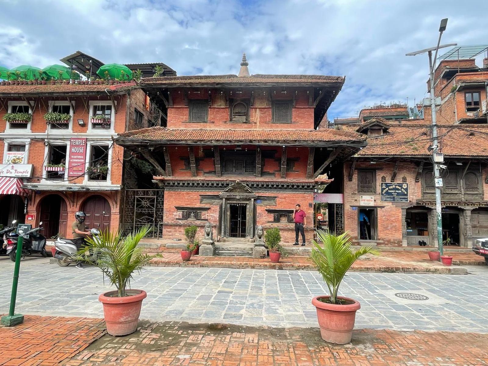 Отель Patan Square - 2 Km From Patan Durbar Square Экстерьер фото